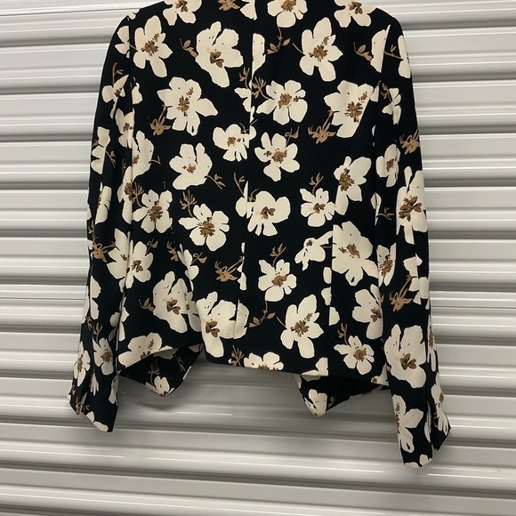 LOFT Black and Cream Floral Blazer - Picture 3 of 5